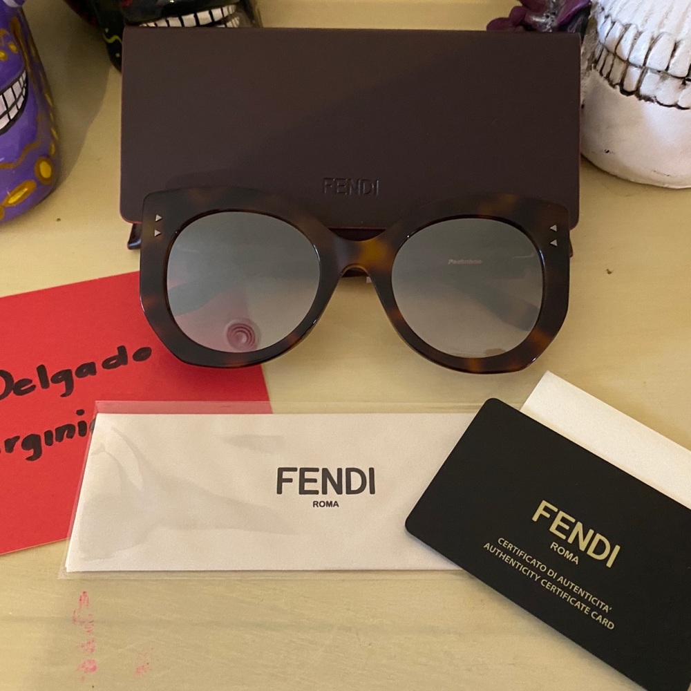 🚫SOLD🚫Fendi Sunglasses